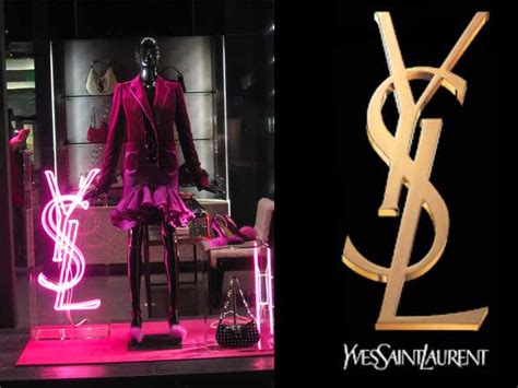 yves saint laurent thời trang.